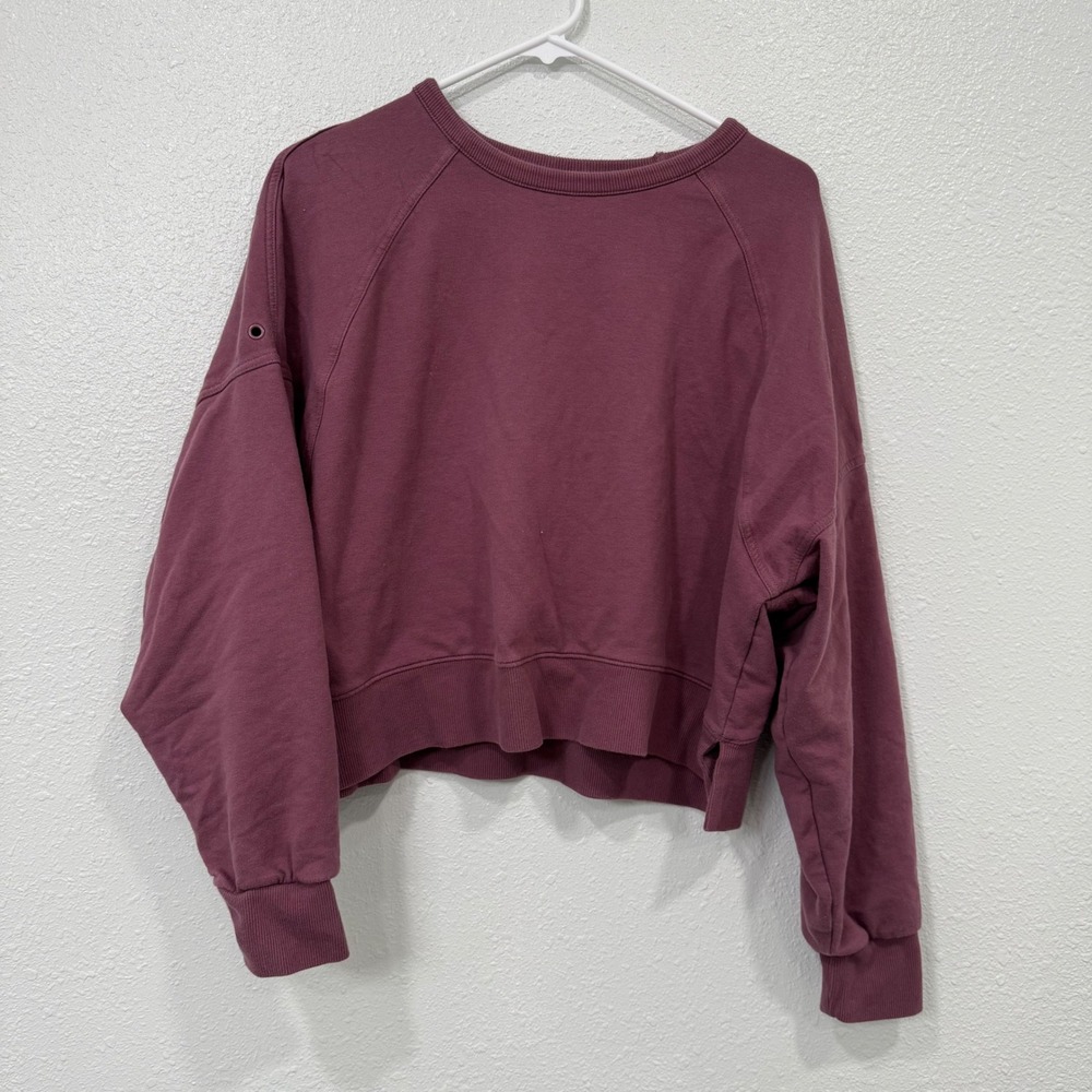 FLX Womens Berry Plum Cropped Raglan Sweatshirt Grommet‎ Detail Size M